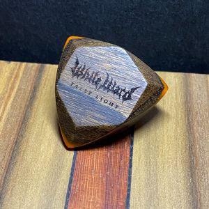 Guitar Pick "White Ward" ovangkol/orange